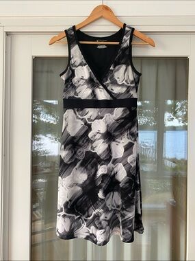 tek gear Black and White Floral Pullover Dress